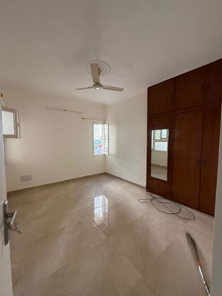 Room, godrej-south-estate-okhla 3 Bedroom 1650 Sq.Ft. Apartment In Okhla Delhi 10696649