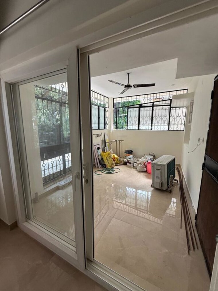 Balcony, godrej-south-estate-okhla 3 Bedroom 1650 Sq.Ft. Apartment In Okhla Delhi 10696649