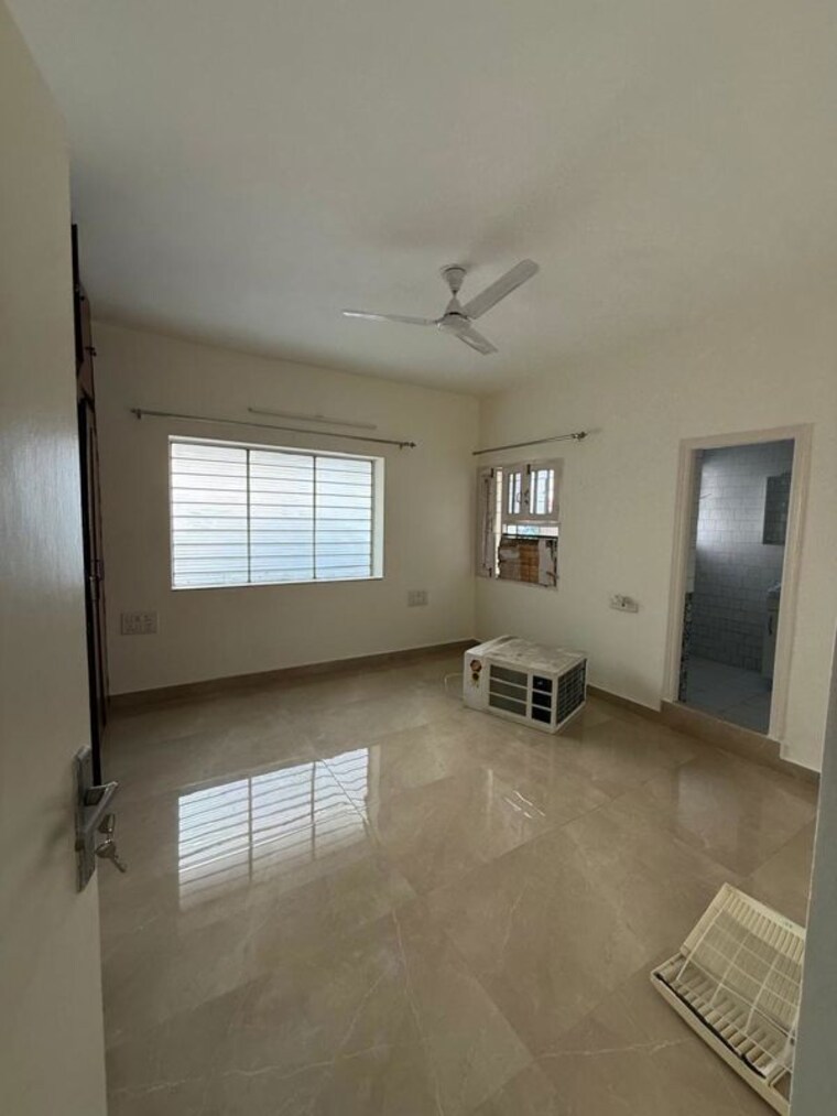Room, godrej-south-estate-okhla 3 Bedroom 1650 Sq.Ft. Apartment In Okhla Delhi 10696649