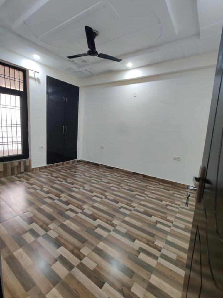 Bedroom, green fields colony 4 Bedroom 400 Sq.Yd. Builder Floor In Green Fields Colony Faridabad 10696658