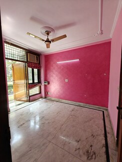 1 BHK +Builder Floor For Rent in Khirki Extension