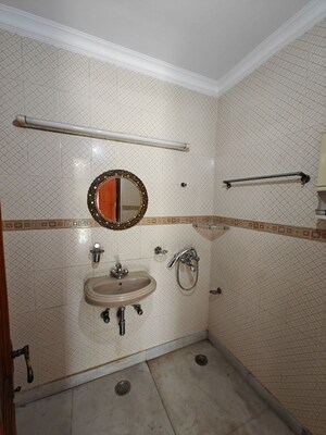 Bathroom in 1 BHK Builder Floor at Khirki Extension – for Rent