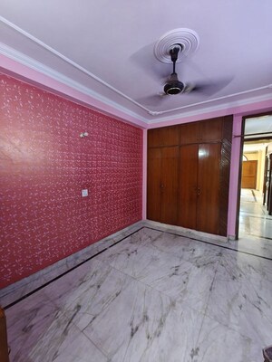 Room in 1 BHK Builder Floor at Khirki Extension – for Rent