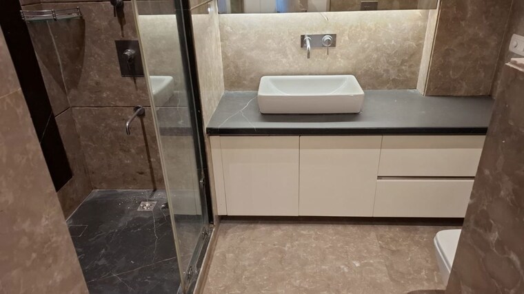 Bathroom, vasant vihar 4 Bedroom 3050 Sq.Ft. Builder Floor In Vasant Vihar Delhi 10696683