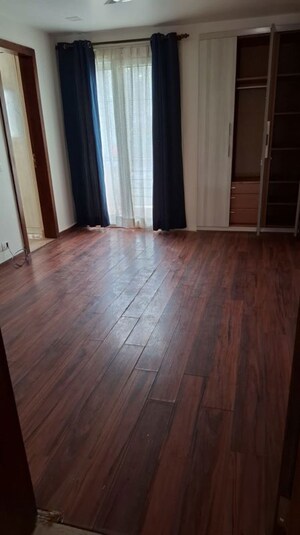 Room in 4 BHK Builder Floor at Vasant Vihar – for Rent