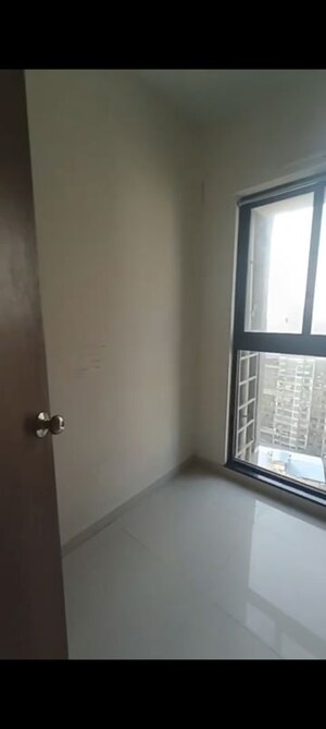Room in 1.5 BHK Apartment at Lodha Casa Maxima, Mira Road – for Sale