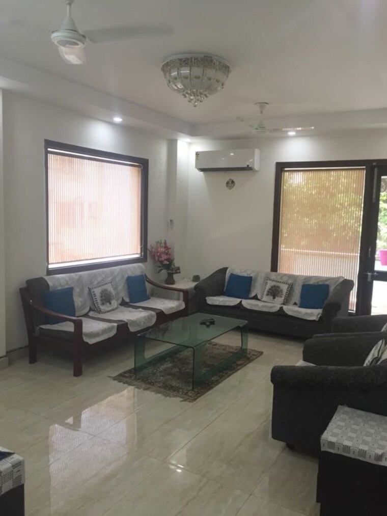 Living Room, nehru enclave 2 Bedroom 200 Sq.Yd. Builder Floor In Nehru Enclave Delhi 10696736