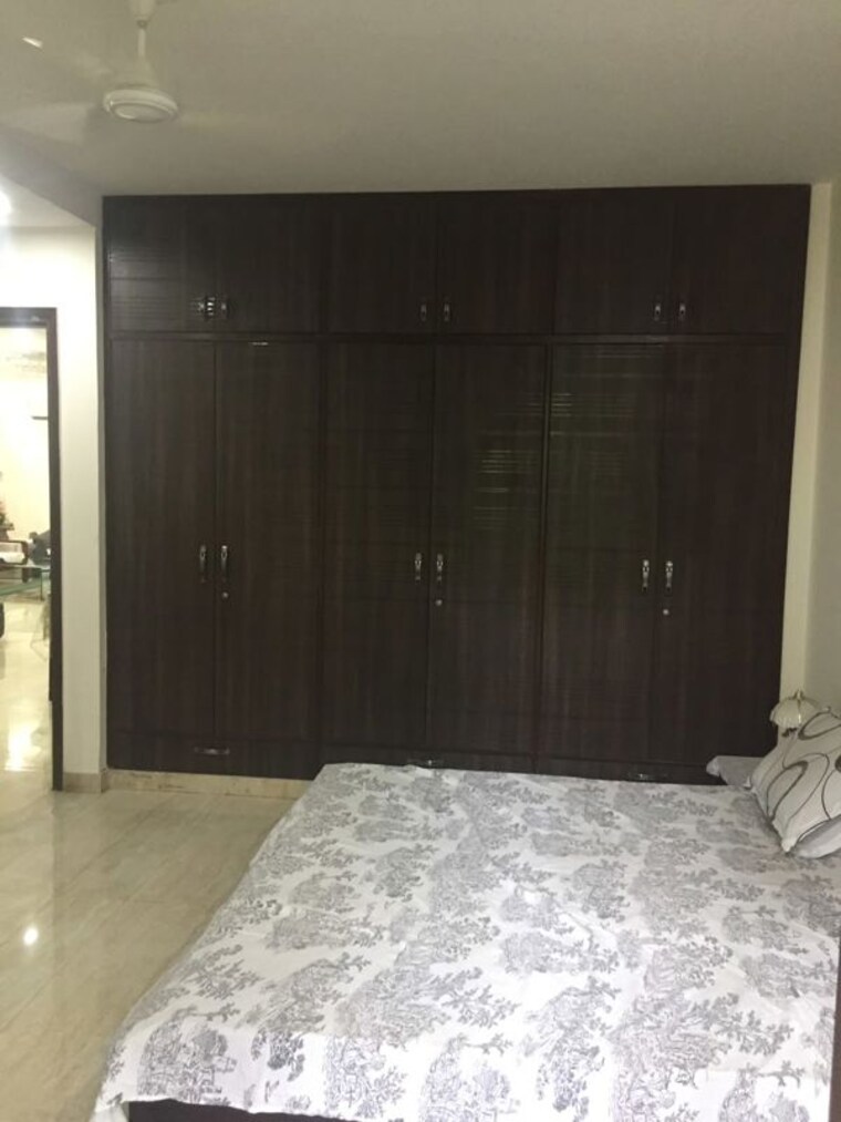 Room, nehru enclave 2 Bedroom 200 Sq.Yd. Builder Floor In Nehru Enclave Delhi 10696736