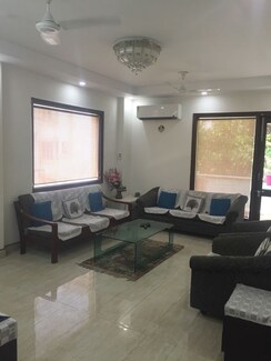 2 BHK +Builder Floor For Rent in Nehru Enclave