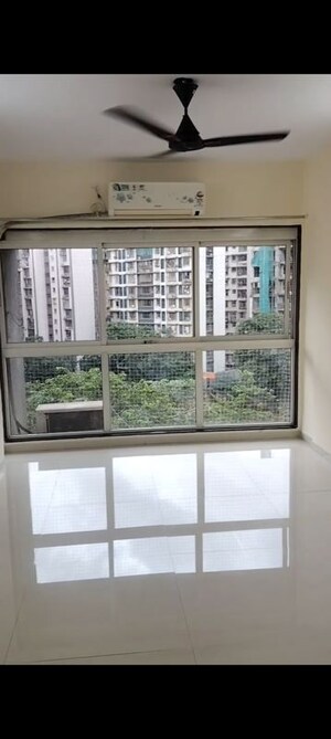 Room in 2 BHK Apartment at Godrej Central, Chembur – for Rent