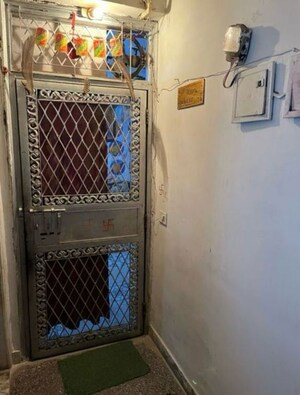  1 BHK Builder Floor at Neb Sarai – for Sale