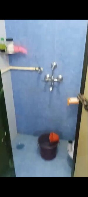 Bathroom in 1 BHK Apartment at Ghatkopar East – for Rent