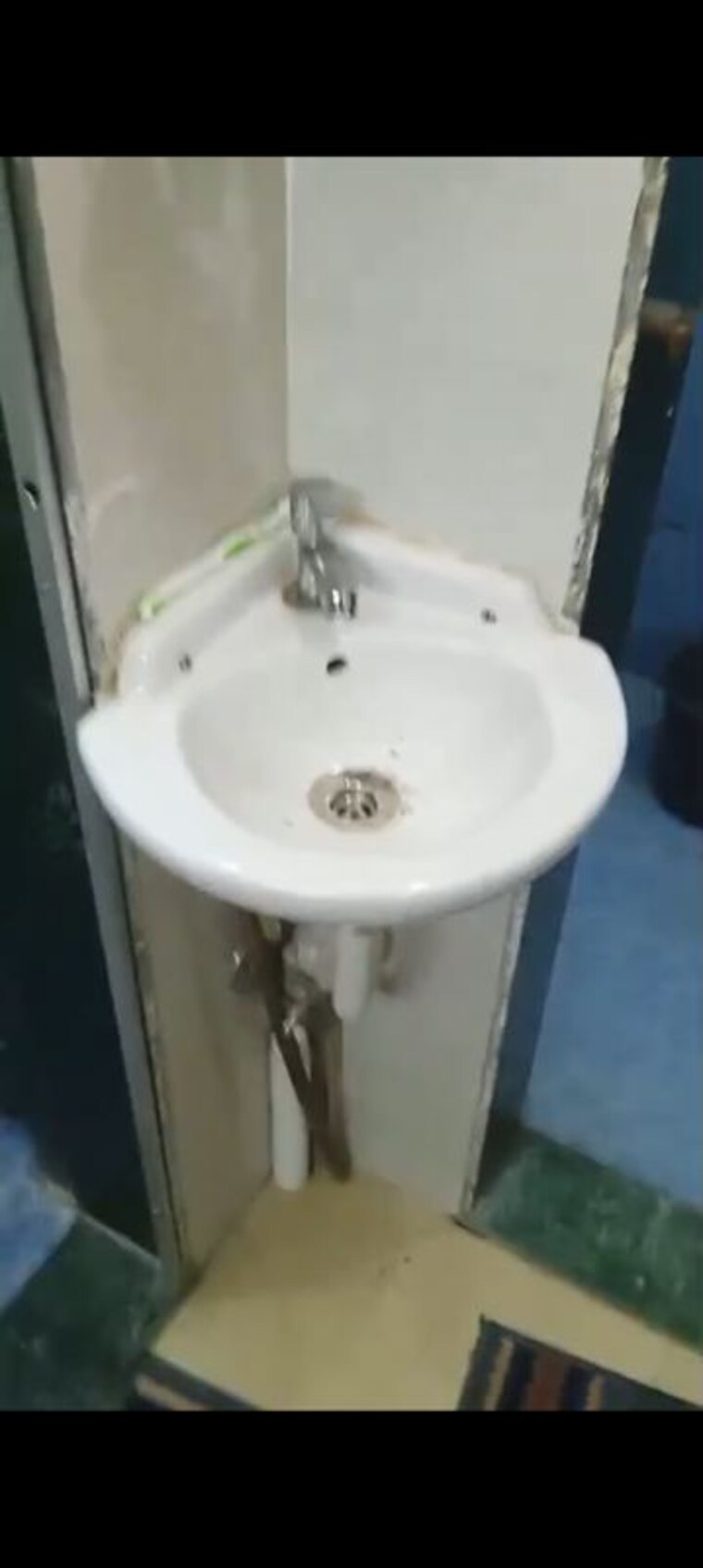 Bathroom, ghatkopar east 1 Bedroom 300 Sq.Ft. Apartment In Ghatkopar East Mumbai 10696903