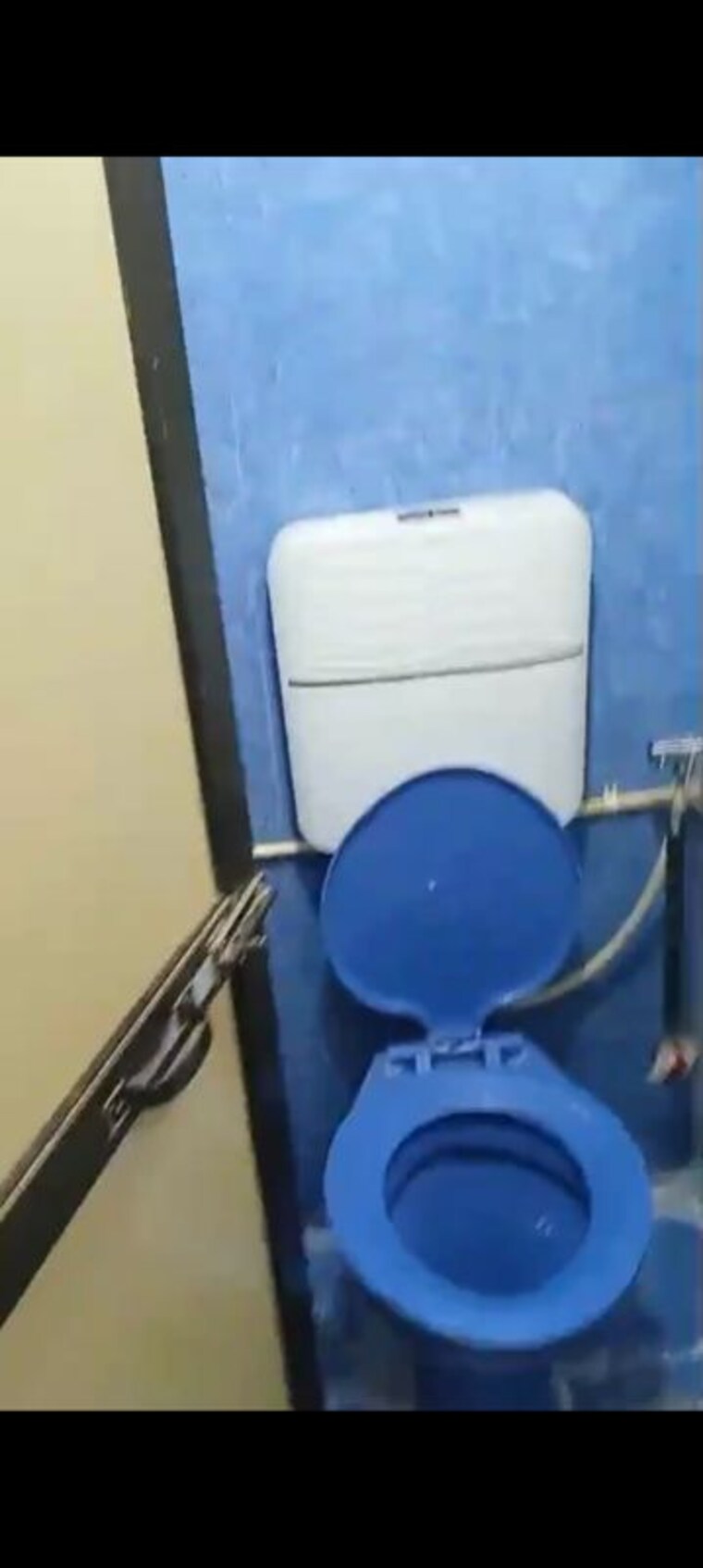 Attached Bathroom, ghatkopar east 1 Bedroom 300 Sq.Ft. Apartment In Ghatkopar East Mumbai 10696903