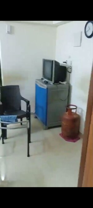 Room in 1 BHK Apartment at Ghatkopar East – for Rent