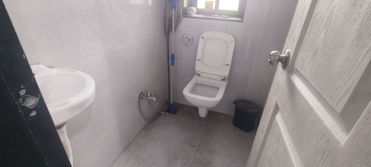 Bathroom, gundecha-onclave Commercial Office Space 580 Sq.Ft. In Andheri East Mumbai 10696905