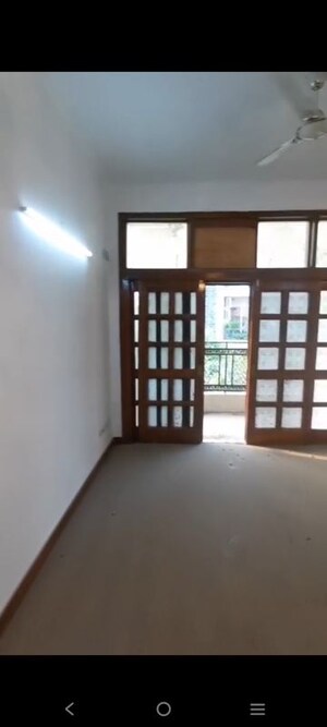 Room in 3 BHK Independent House at Chittaranjan Park – for Rent