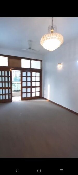 Room in 3 BHK Independent House at Chittaranjan Park – for Rent