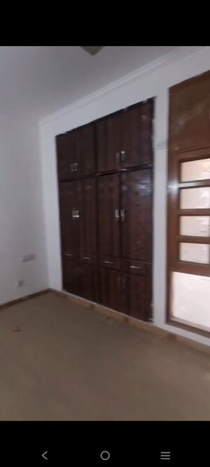 Room in 3 BHK Independent House at Chittaranjan Park – for Rent