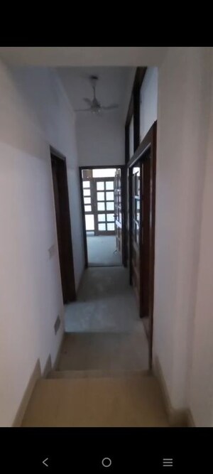 Room in 3 BHK Independent House at Chittaranjan Park – for Rent