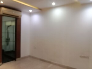 Room in 3 BHK Builder Floor at Greater Kailash ii – for Rent