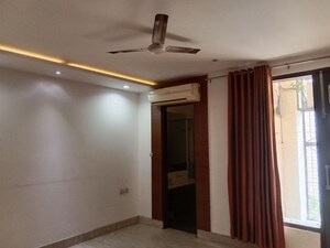 Room in 3 BHK Builder Floor at Greater Kailash ii – for Rent