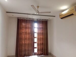 Room in 3 BHK Builder Floor at Greater Kailash ii – for Rent