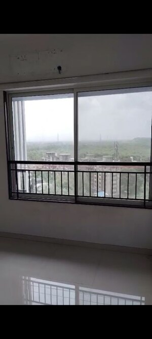 Balcony in 1.5 BHK Apartment at Pant Nagar – for Rent