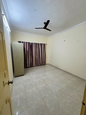 Room in 4 BHK Villa at Pimple Saudagar – for Rent