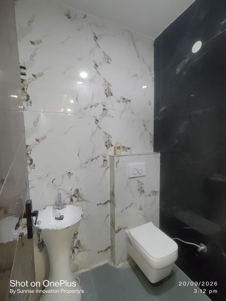 Bathroom, nawada 3 Bedroom 900 Sq.Ft. Builder Floor In Nawada Delhi 10696934