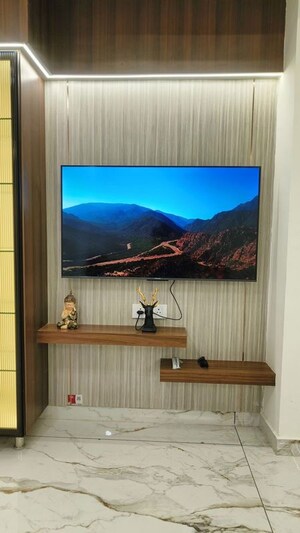 Furnished Amenities in 3 BHK Builder Floor at Jakhan – for Rent