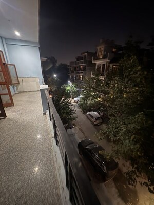 Furnished Amenities in 2 BHK Builder Floor at Palam Vihar – for Rent