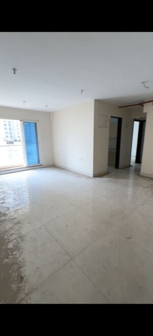 Room in 2 BHK Apartment at Sheth Avalon, Laxmi Nagar – for Sale