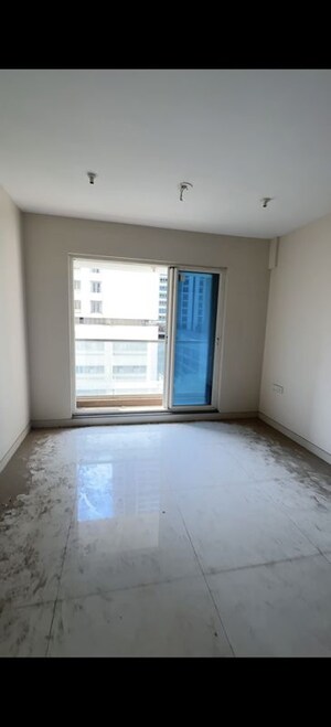 Room in 2 BHK Apartment at Sheth Avalon, Laxmi Nagar – for Sale