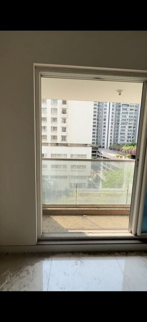 Room in 2 BHK Apartment at Sheth Avalon, Laxmi Nagar – for Sale