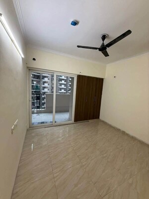 2 BHK Apartment For Rent in Gaur City 2 - 14th Avenue, Sector 16c Greater Noida