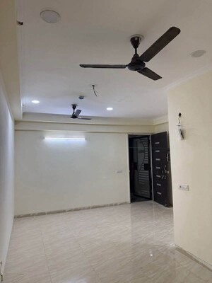 Room in 2 BHK Apartment at Gaur City 2 - 14th Avenue, Sector 16c Greater Noida – for Rent
