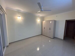 Room in 3 BHK Apartment at Omaxe The Resort, South Mullanpur – for Rent
