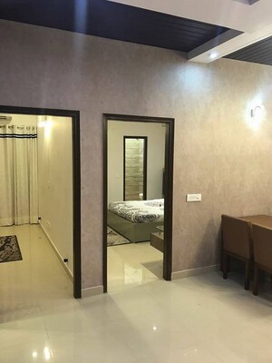 Room in 3 BHK Apartment at Ambika Florence Park, North Mullanpur – for Rent