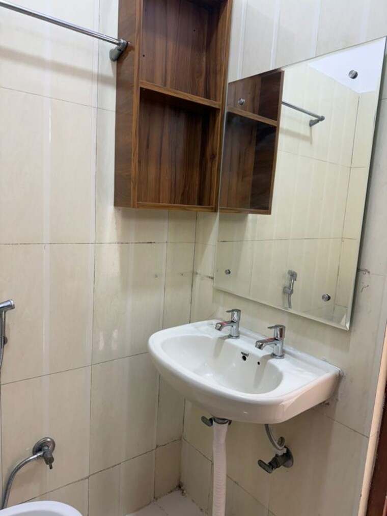 Bathroom, niti khand i 3 Bedroom 1350 Sq.Ft. Builder Floor In Niti Khand I Ghaziabad 10697053