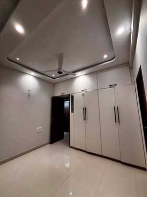 Room in 2 BHK Apartment at Dynamix Divum, Malad East – for Rent