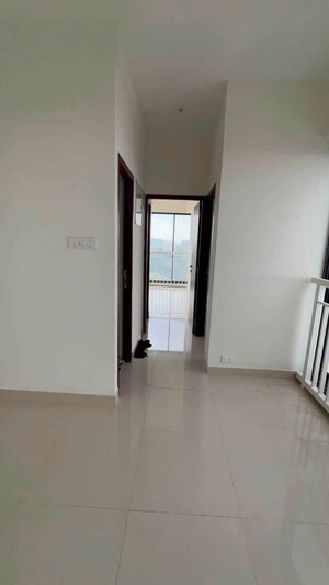 Room in 2 BHK Apartment at Dynamix Divum, Malad East – for Rent