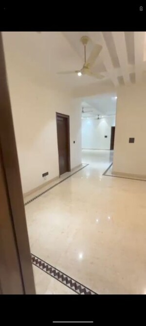 Room in 3 BHK Builder Floor at RWA Apartments Sector 19, Sector 19 – for Rent