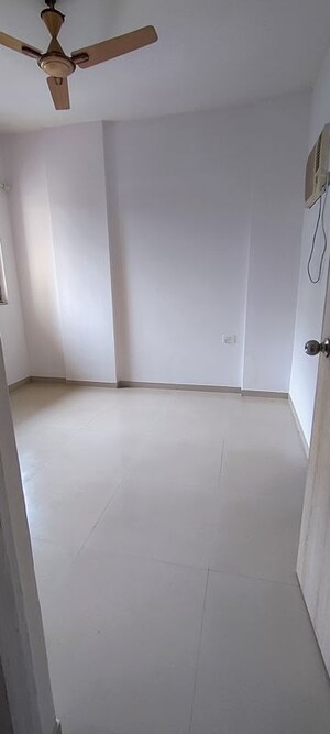 Room in 1.5 BHK Apartment at Lodha Casa Rio, Dombivli East – for Sale