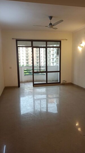 Room in 3 BHK Apartment at Vipul Greens, Sector 48 – for Sale