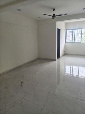 Room in  Office Space at Bhagwati Shiv Anand, Tembhi Naka – for Rent