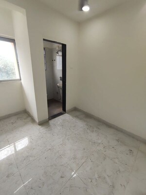  Office Space For Rent in Bhagwati Shiv Anand, Tembhi Naka