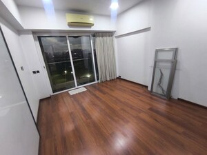 Room in 2 BHK Apartment at Sabri Building Apartment, Chembur – for Sale