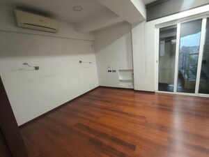Room in 2 BHK Apartment at Sabri Building Apartment, Chembur – for Sale