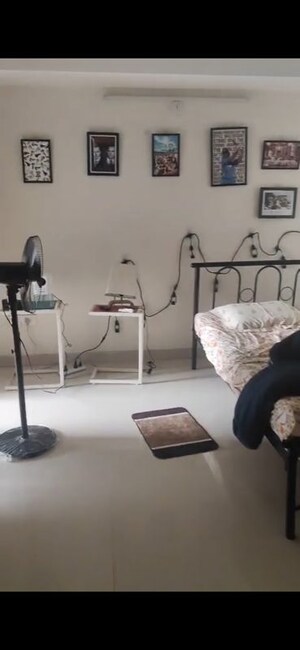 Room in 3 BHK Apartment at Omkar Veda Exclusive, Parel – for Rent